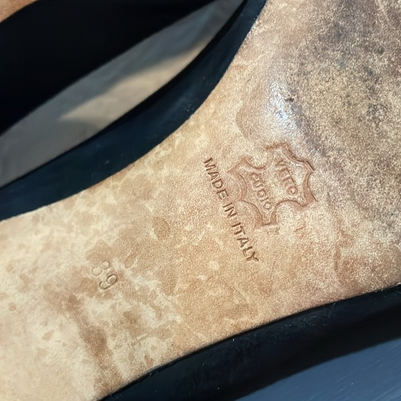 Manolo Blahnik vintage black micro suede pumps EU 39 fits US 7,5/8 all leather - Picture 8 of 8